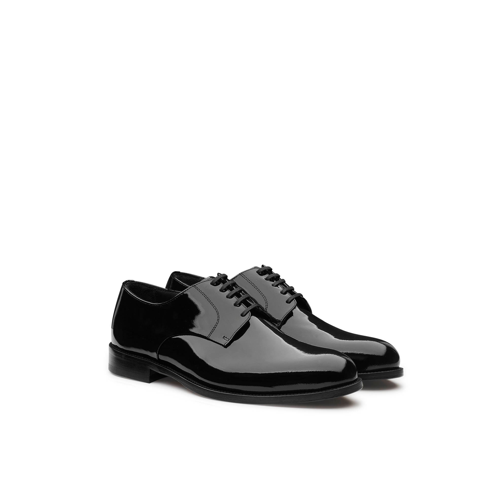 Black patent leather derby shoes with mirror-like lacquered upper, lace-up closure and leather sole, handcrafted in Italy — three-quarter view