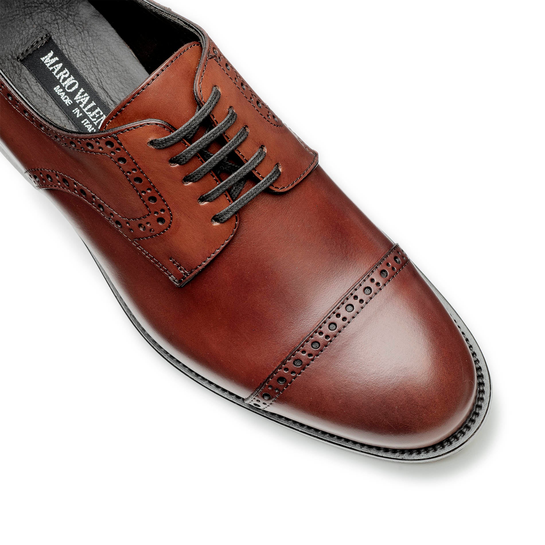 Lace-up detail tan leather Oxford brogue shoes