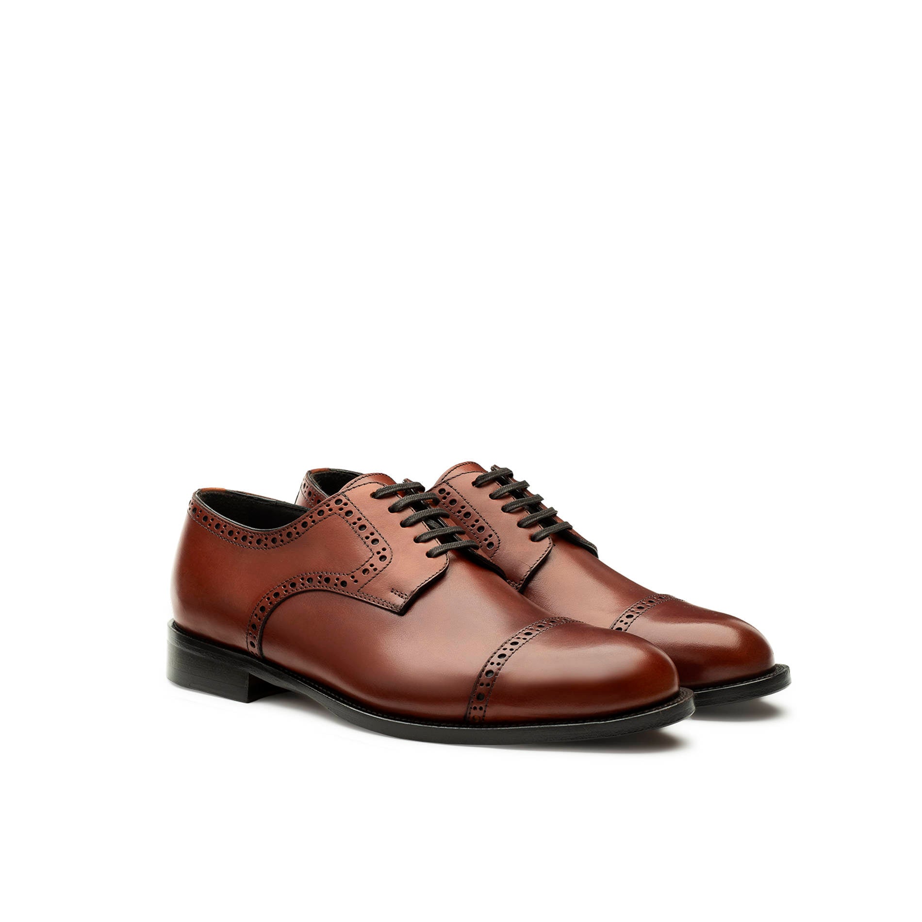 Tan leather Oxford brogue shoes 3/4 angle view Italian craftsmanship