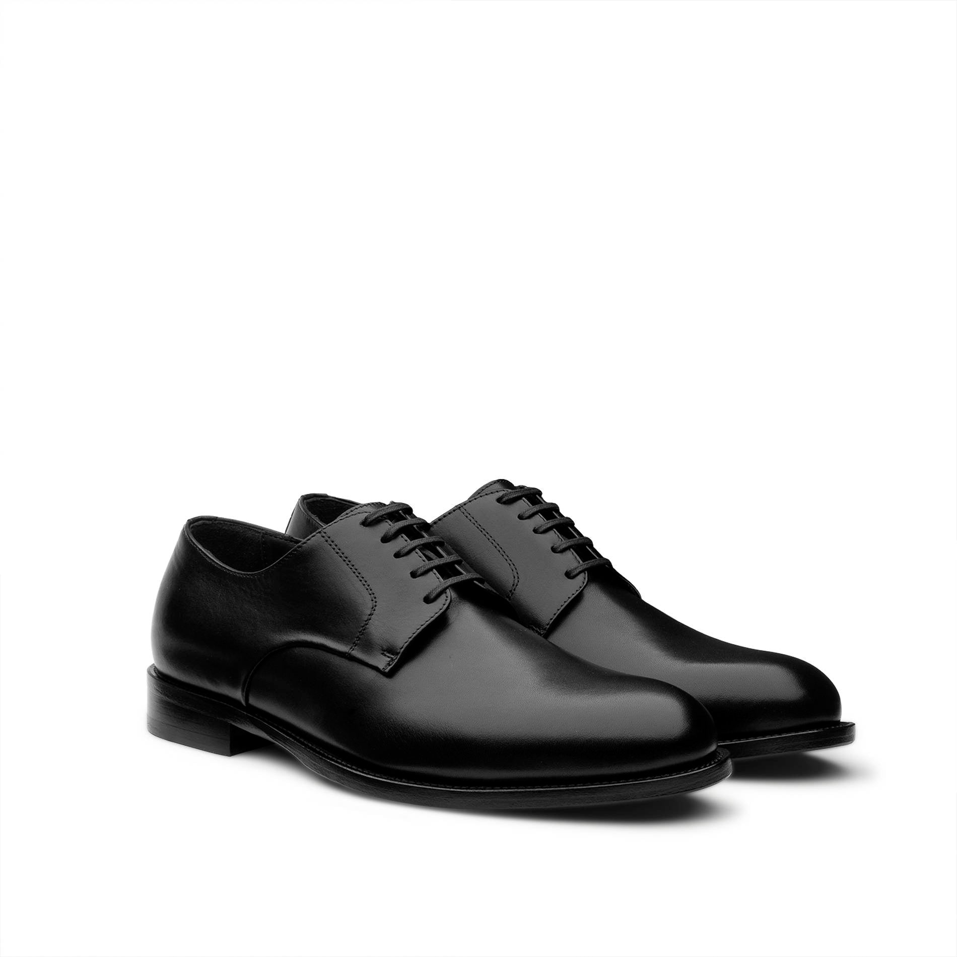 Black calf leather derby shoes with lace-up closure and leather sole, made in Italy — three-quarter view