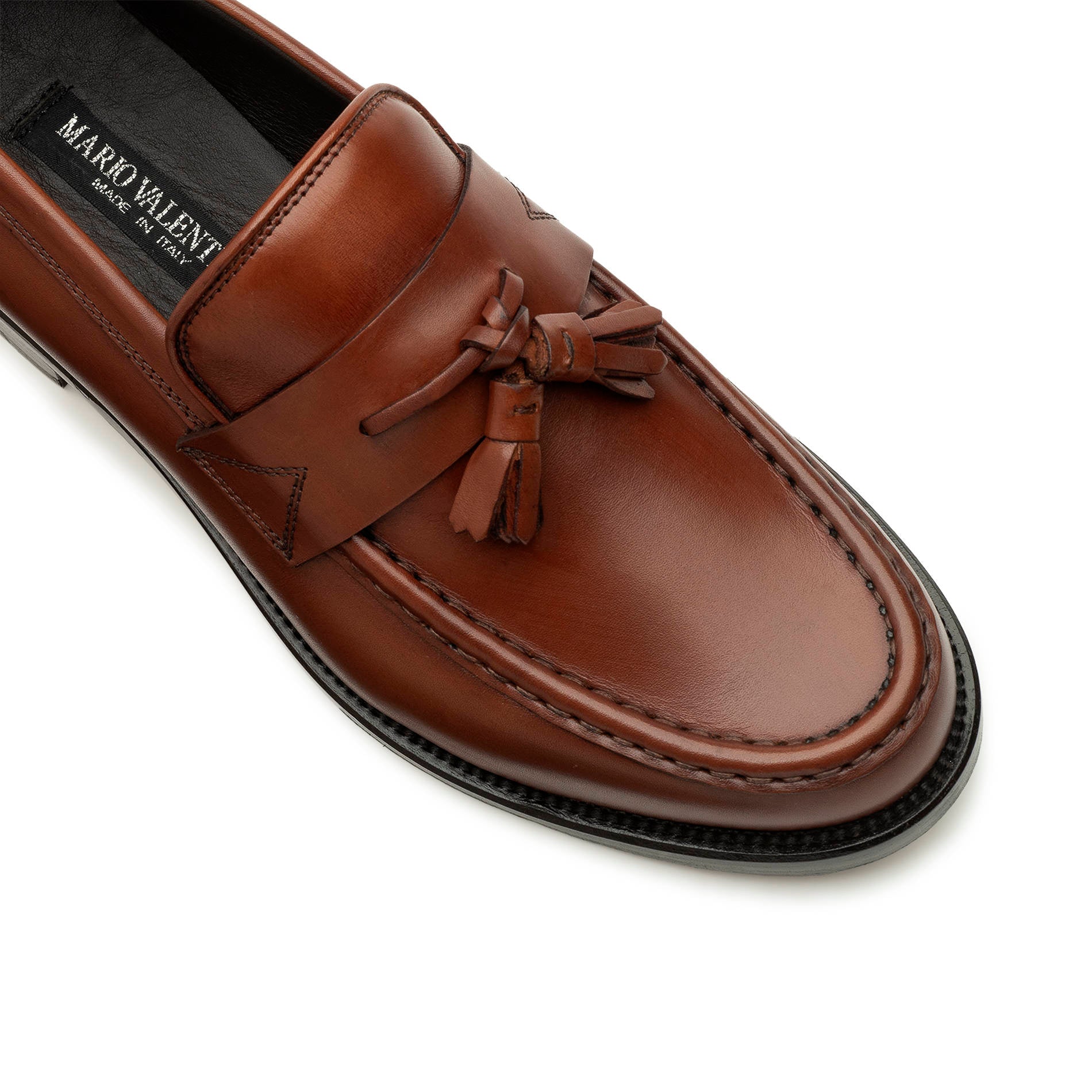 Detail Mario Valentino mens tassel loafer cuoio calfskin stitching tassel leather vamp